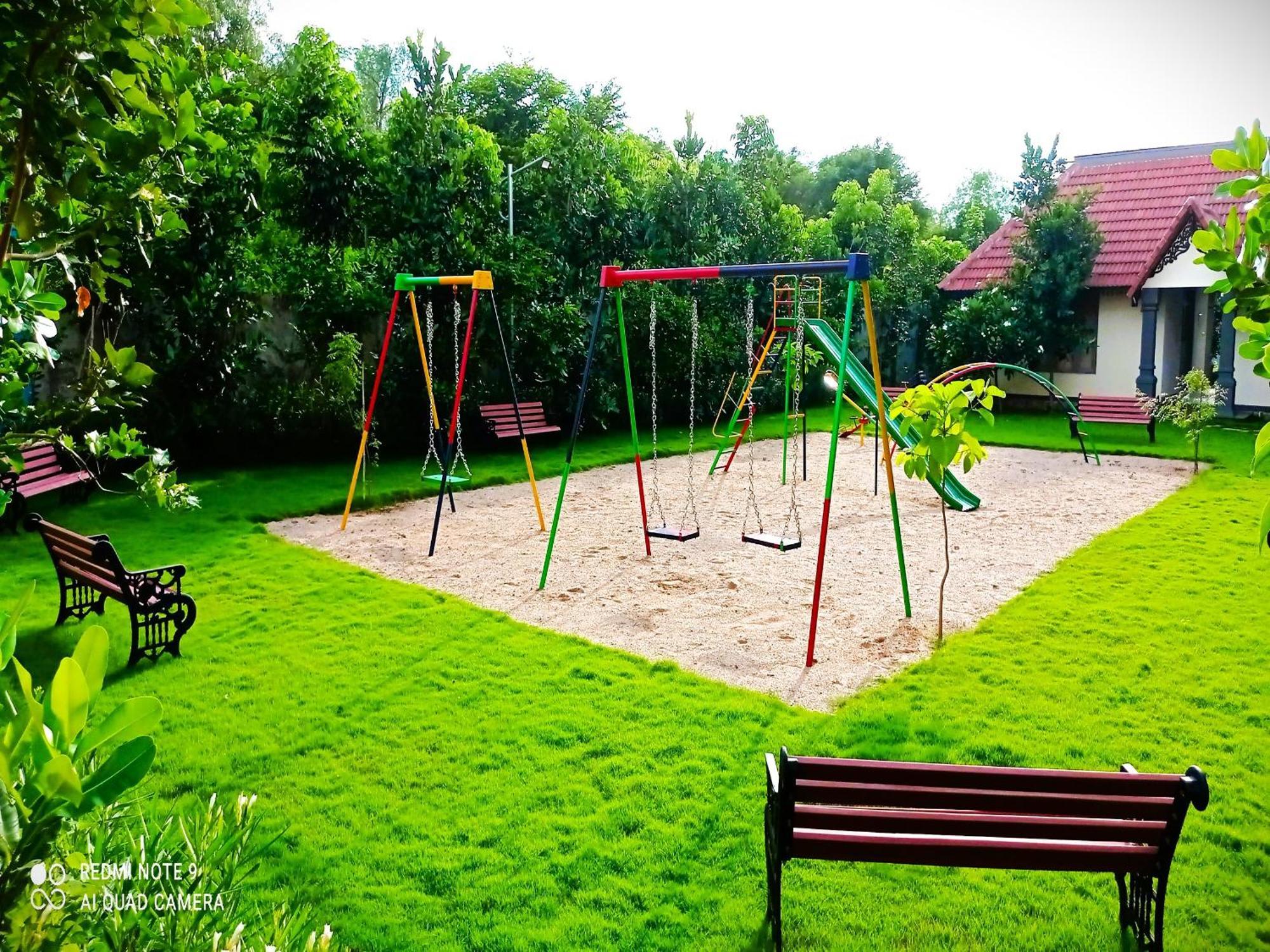 Hibis By Sparsa Vellore Kültér fotó